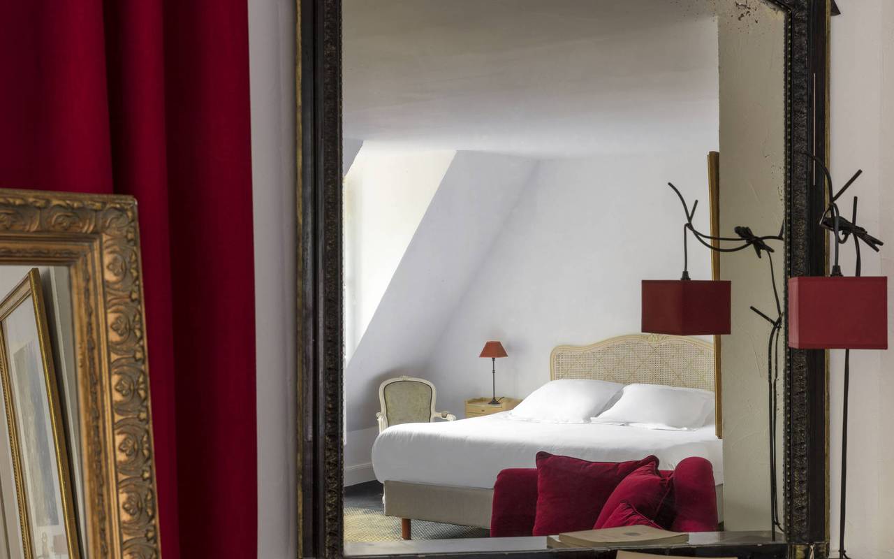 Chambre aux touches rouges - Hotel de charme Sologne – Château les Muids